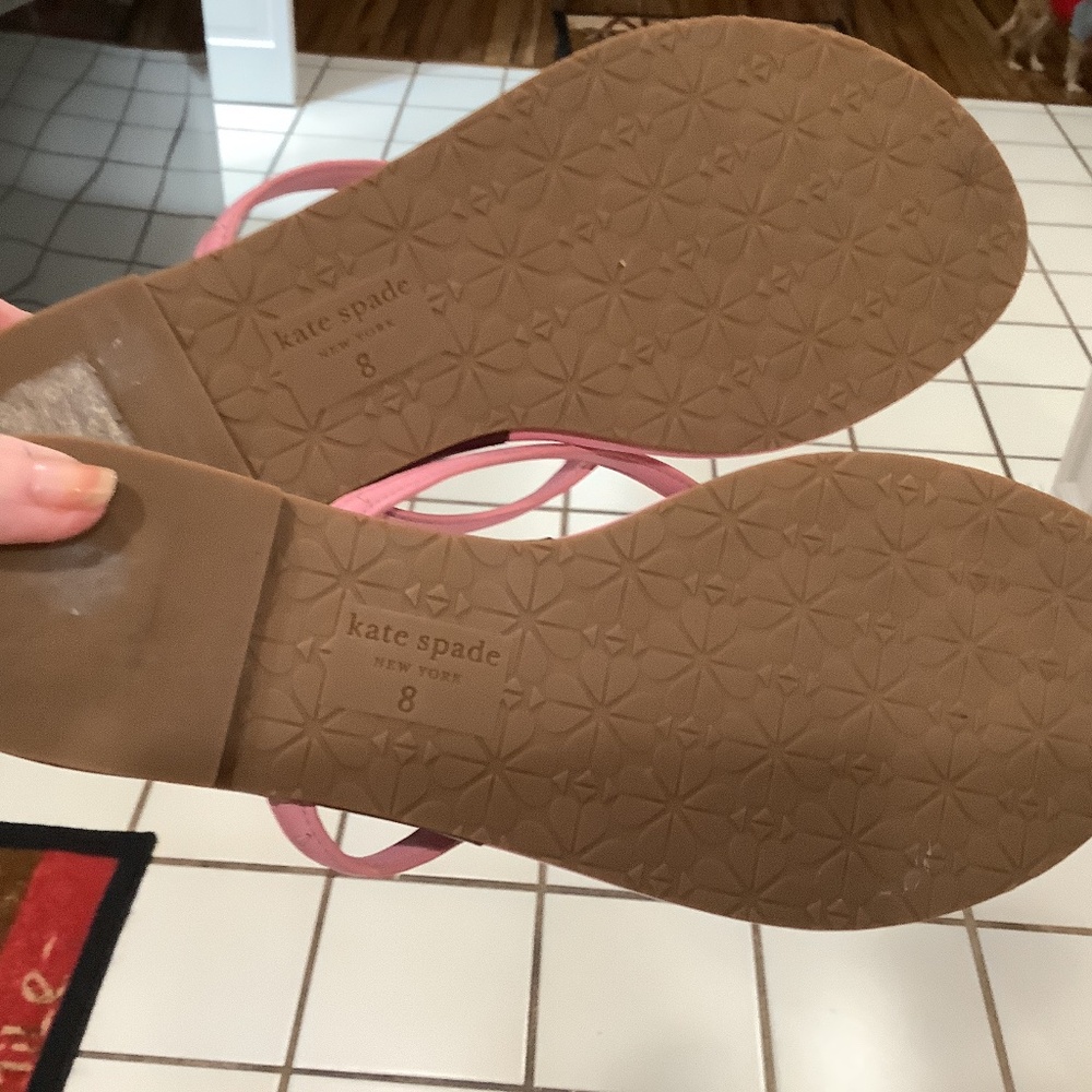 EUC Kate Spade flip flops pink size 8 thongs - Picture 5 of 7
